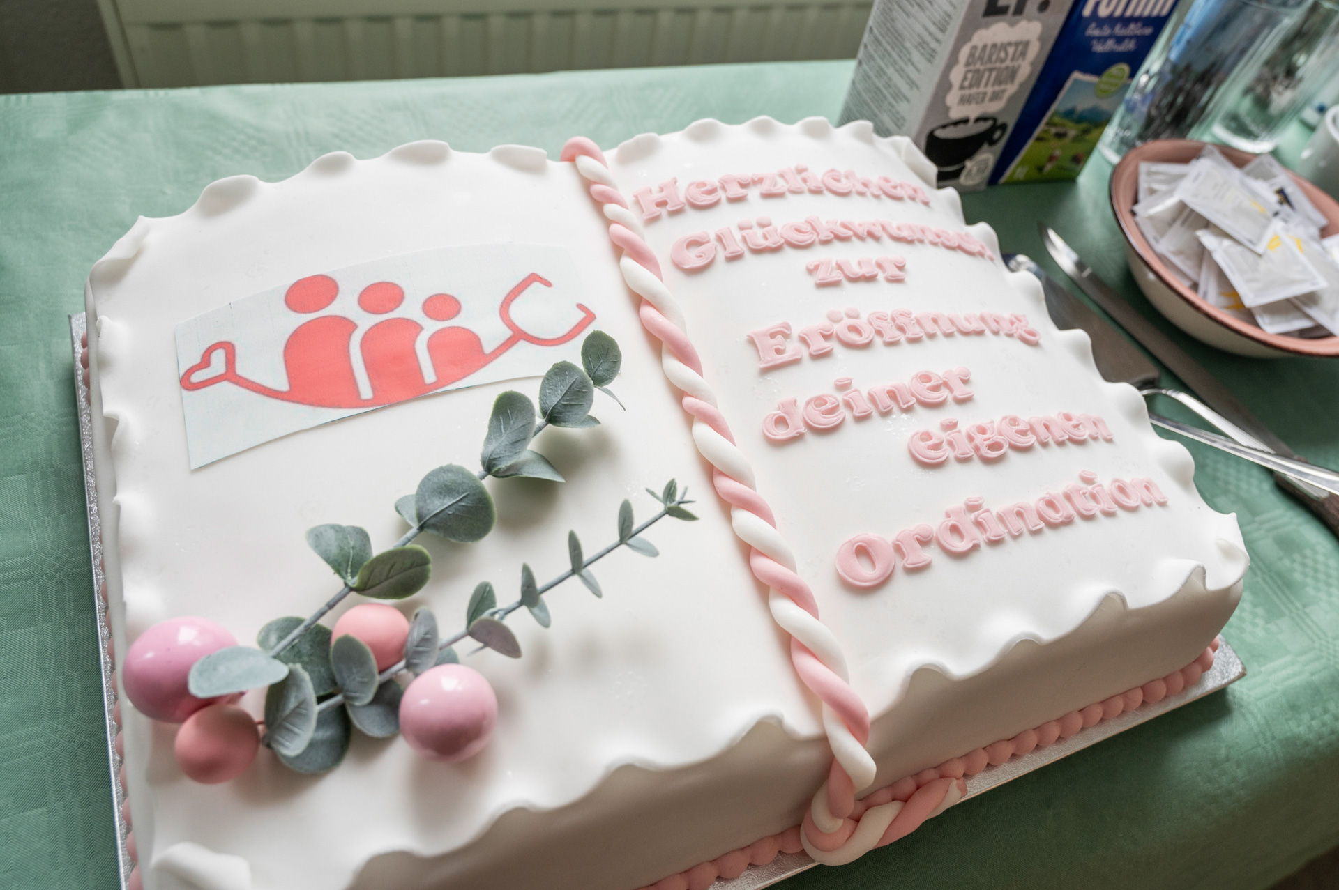 hausaerztin_hausarzt_bad_voeslau_doktor_dr_nina_schimek_allgemeinmedizin_praxis_ordination_privat_alle_kassen_labor_arztpraxis_ulrike_bayer_eroeffnung_1